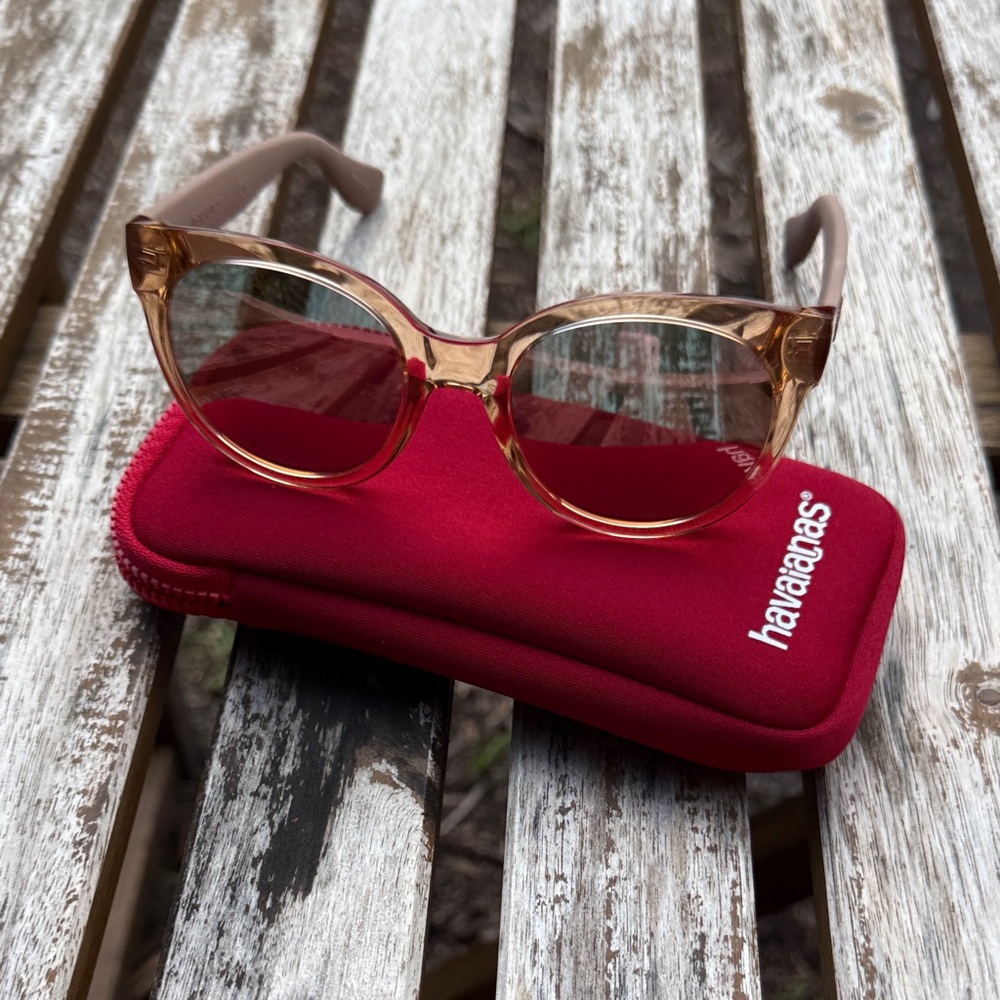 Havaianas Rose Gold Sunglasses and Red Case - Picture 4 of 4